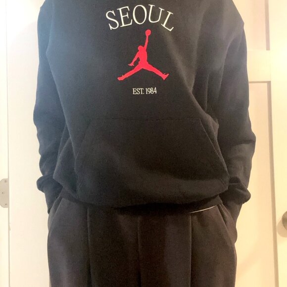 Jordan Seoul City Pullover Hoodie Black HF1507-010 Size L (Like New) - Picture 7 of 8